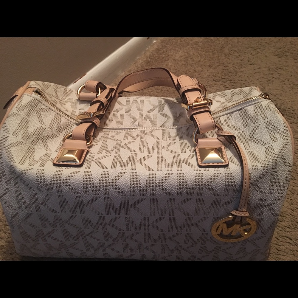 Michael Kors vanilla logo bag